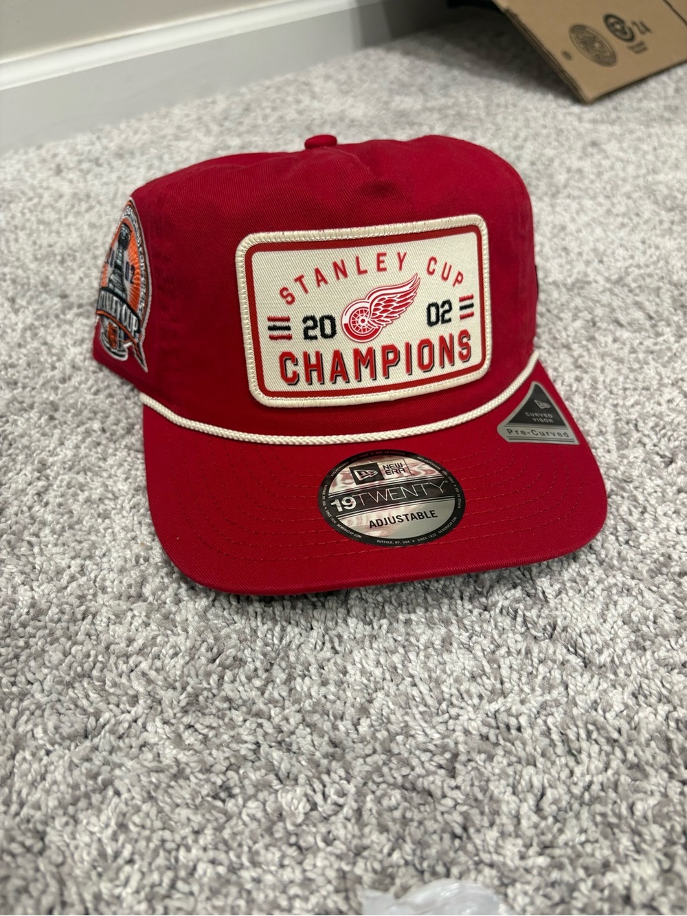 Brand New Detroit Red Wings NHL snapback hat by new era
